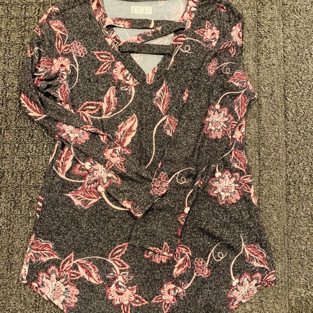 24/7 Maurice’s top